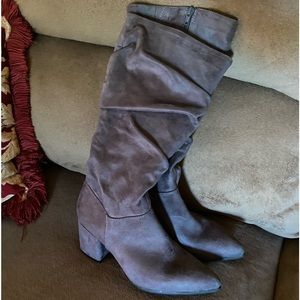 Women’s dark gray almond shape toe suede knee high boots. Brand new. Size 6.5